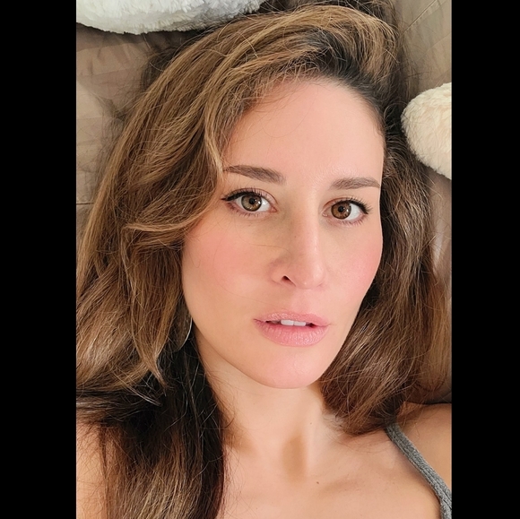 Meet your Posher, Niki - Picture 2 of 11